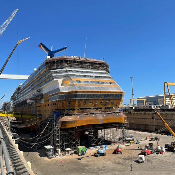 Carnival Radiance en el dique