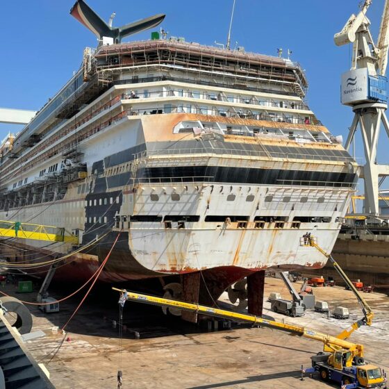 Carnival Victory en Navantia Puerto Real - Vista de la popa