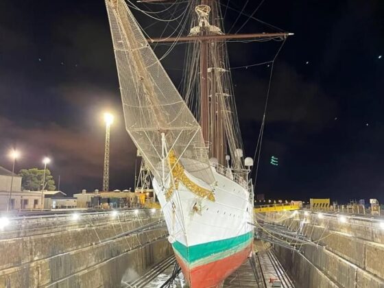 Juan Sebastián Elcano visto desde la proa