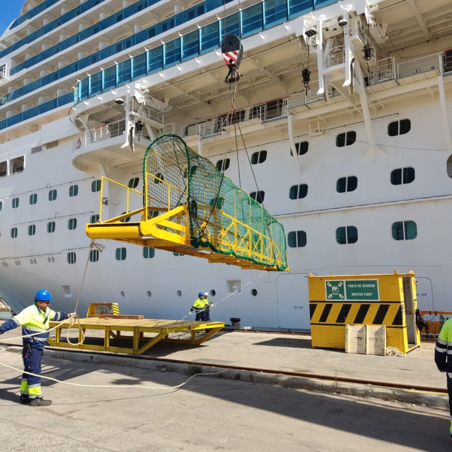 Reconversión del Costa Venezia en Carnival Venezia en Astilleros Navantia de Cádiz 04